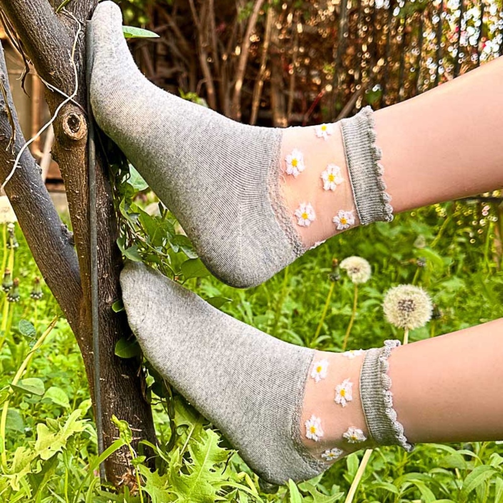 1 pair Gray Sheer Flower Socks